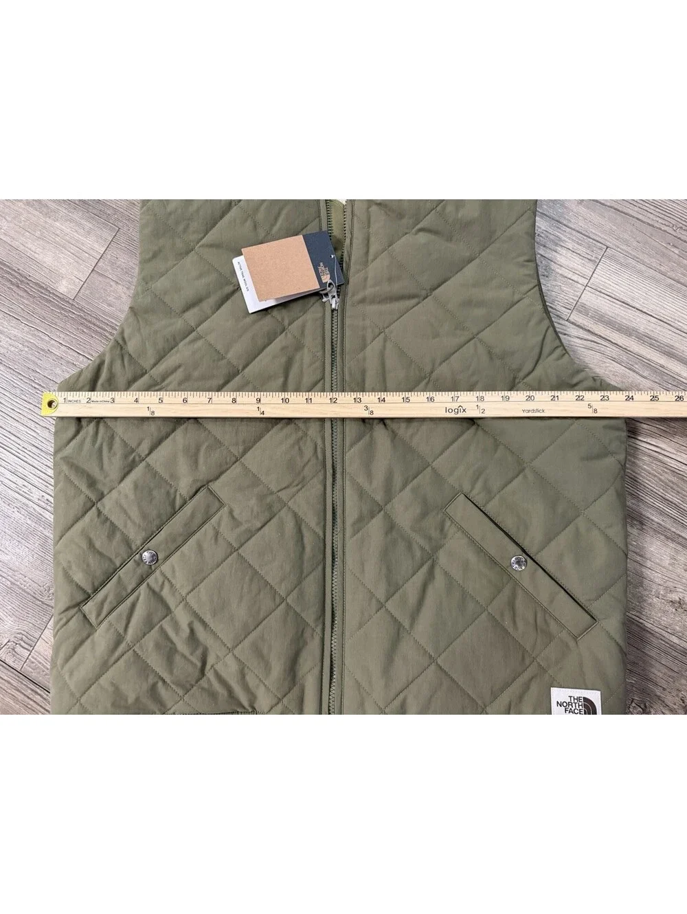 The North Face Cuchillo Insulated Vest in Military Olive Sz L NWT